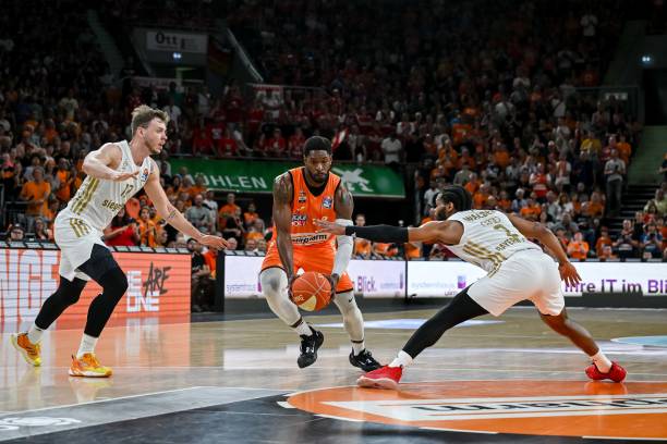 具韧性和智 具韧性和智