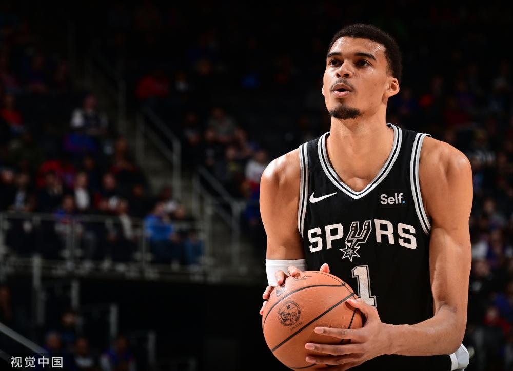 赛季初的成 赛季初的成